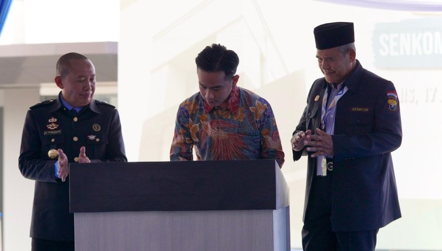 Wapres Gibran Resmikan Kantor Pusat Senkom Mitra Polri di Jakarta, Perkuat Sinergi Masyarakat-Negara