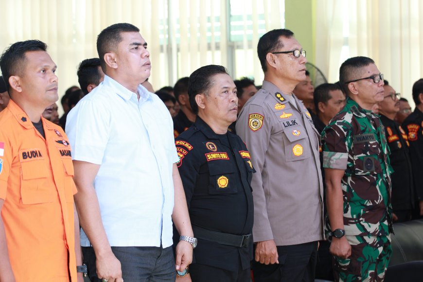 Kasiter Korem 031/ Wira Bima Berikan Materi Bela Negara Kepada 254 Anggota Senkom Riau