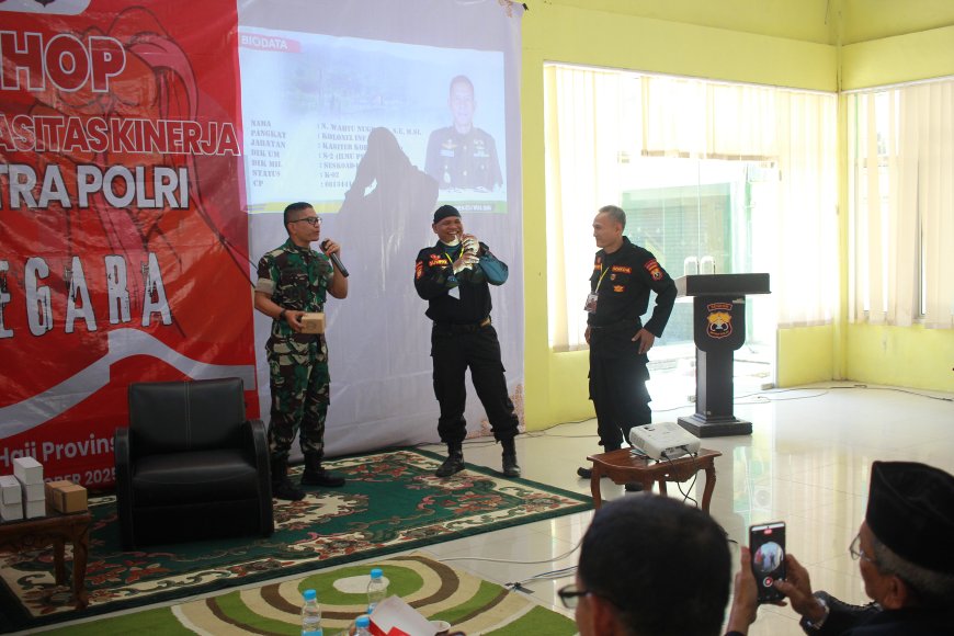 Kasiter Korem 031/ Wira Bima Berikan Materi Bela Negara Kepada 254 Anggota Senkom Riau