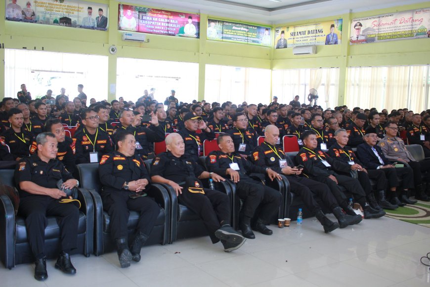 Kasiter Korem 031/ Wira Bima Berikan Materi Bela Negara Kepada 254 Anggota Senkom Riau