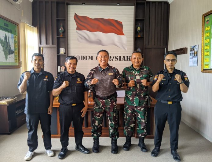 Pengurus Senkom Mitra Polri Kabupaten Siak Lakukan Audiensi dengan Komandan Kodim 0322/Siak