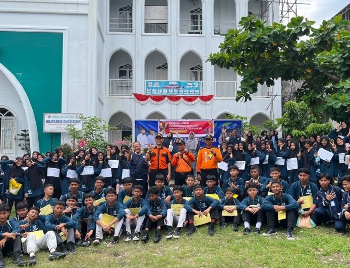 Pelaksanaan MPLS Amal Mulia Boarding School  Dibekali  Kesiapsiagaan Bencana Oleh Senkom Mitra Polri Pekanbaru