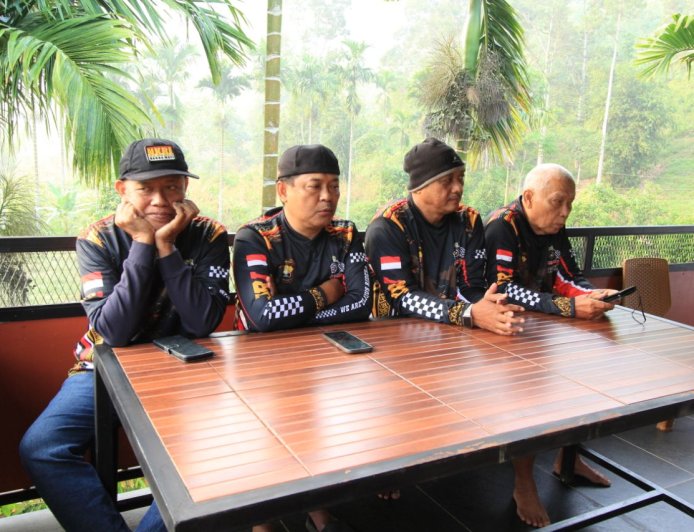 Pembina Senkom Riau Riding Motor Ratusan Kilo, Jadikan Tontonan Dan Tuntunan Dalam Kaderisasi